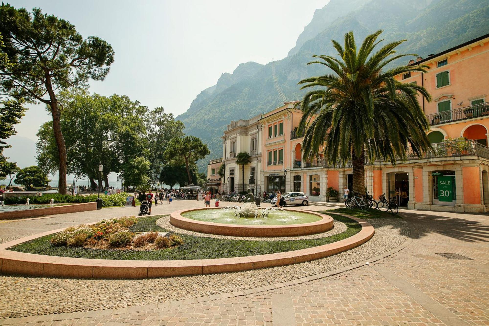 Residenza Rocca Del Lago 2 - Happy Rentals Riva del Garda Eksteriør bilde