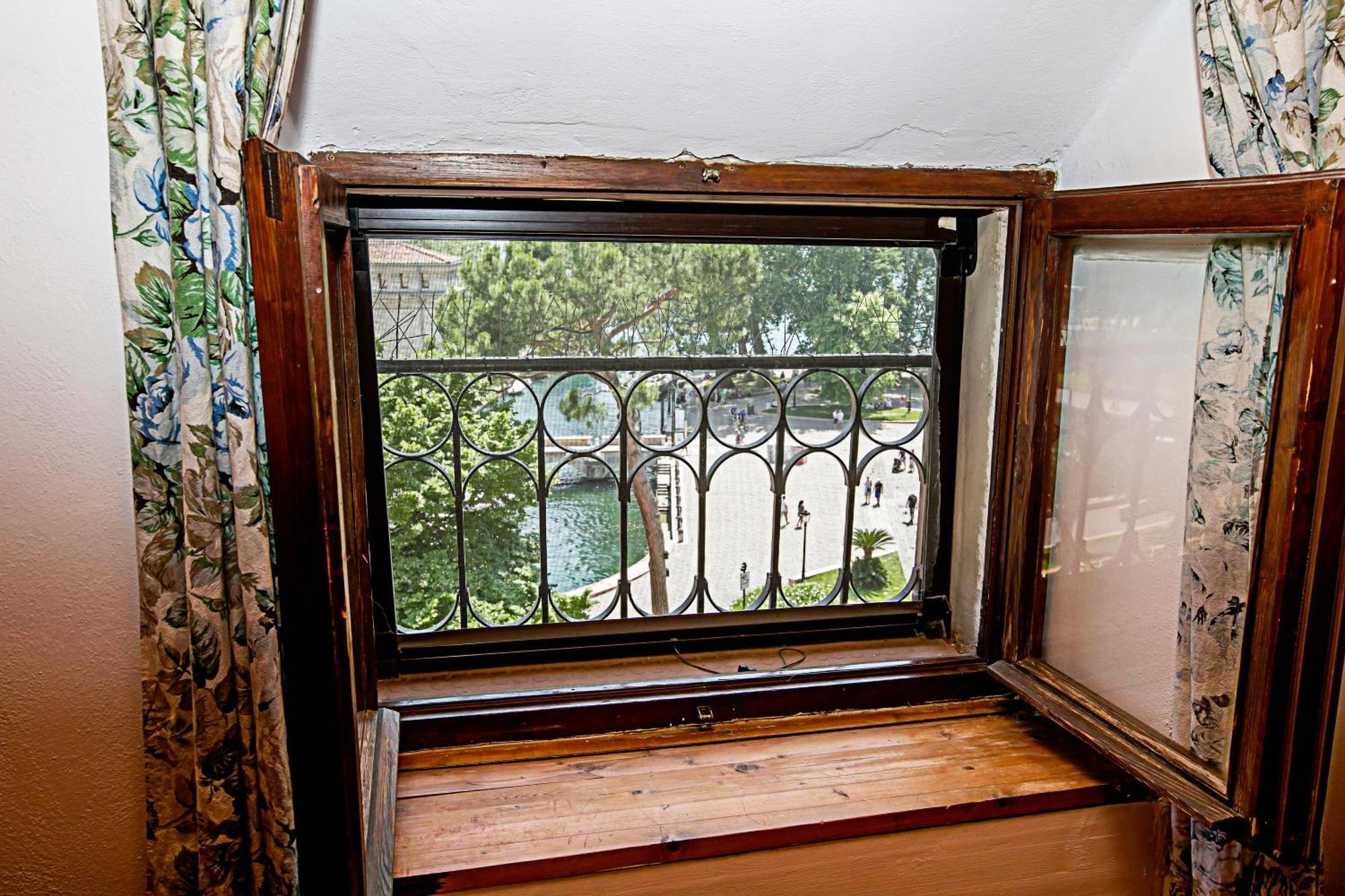 Residenza Rocca Del Lago 2 - Happy Rentals Riva del Garda Eksteriør bilde